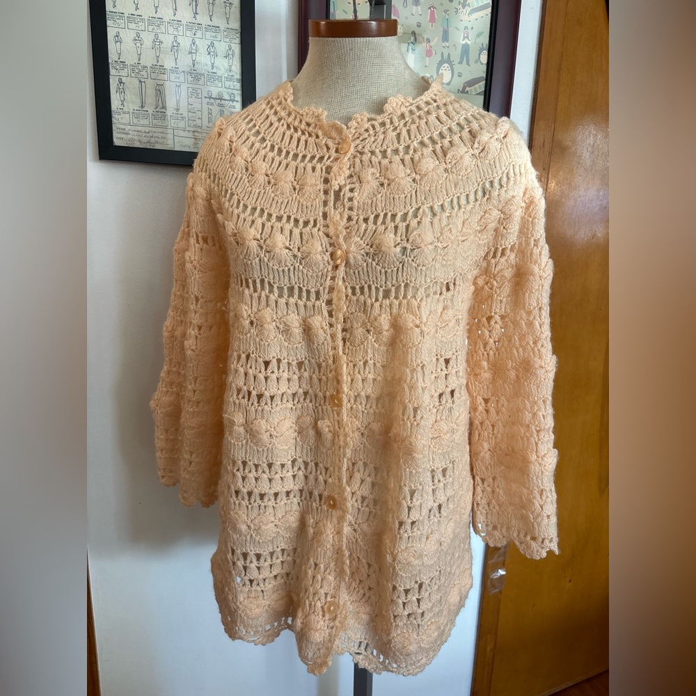 VINTAGE: Handmade Open Knit Floral Cardigan *SZ.S (PEACH)